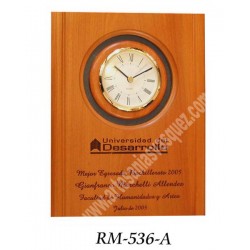 RELOJ DE MADERA Y ACRILICO