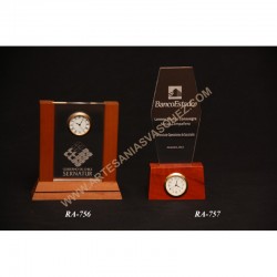 RELOJES ACRILICO Y MADERA